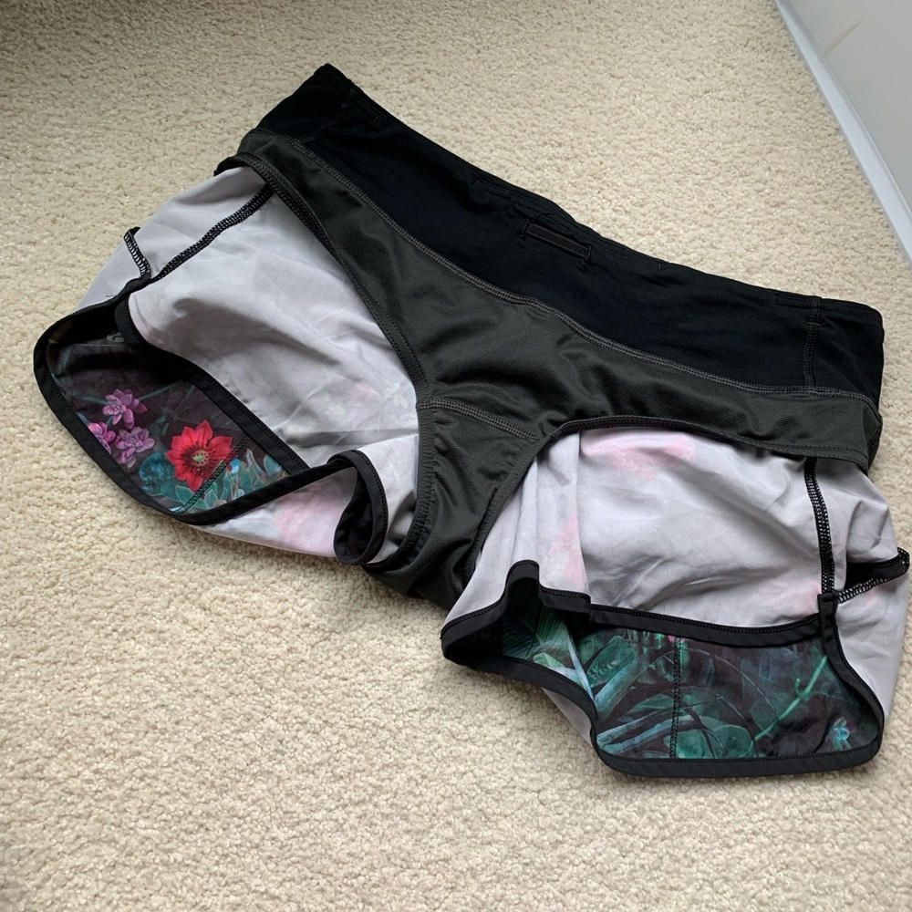 Lululemon Speed Short 2.5 Curious Jungle Multi - Picture 4 of 4